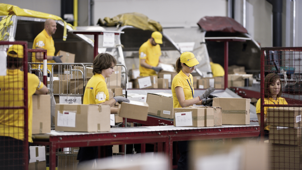 iStock-871216176 Logistikmitarbeiter