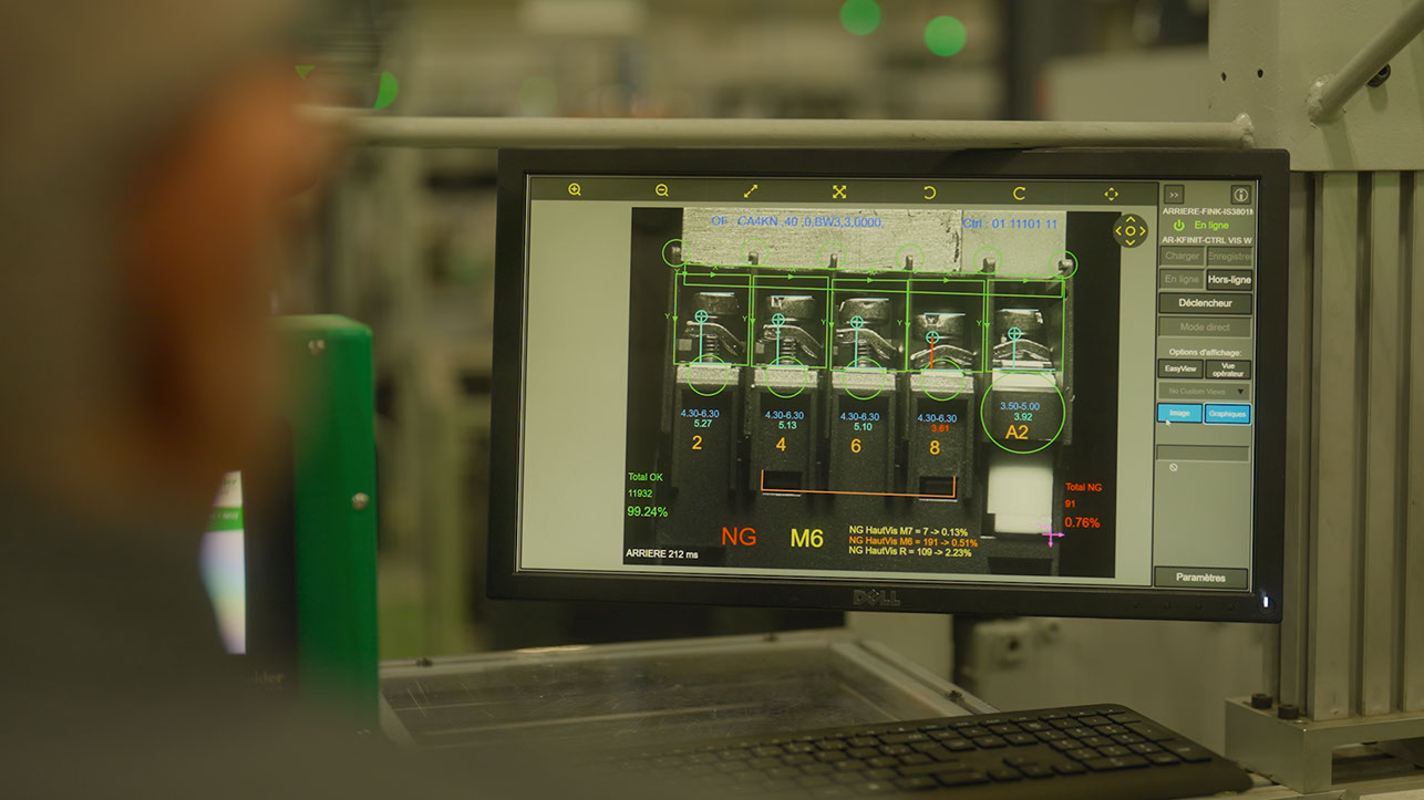 Schneider Electric OneVision CSS_05.jpg